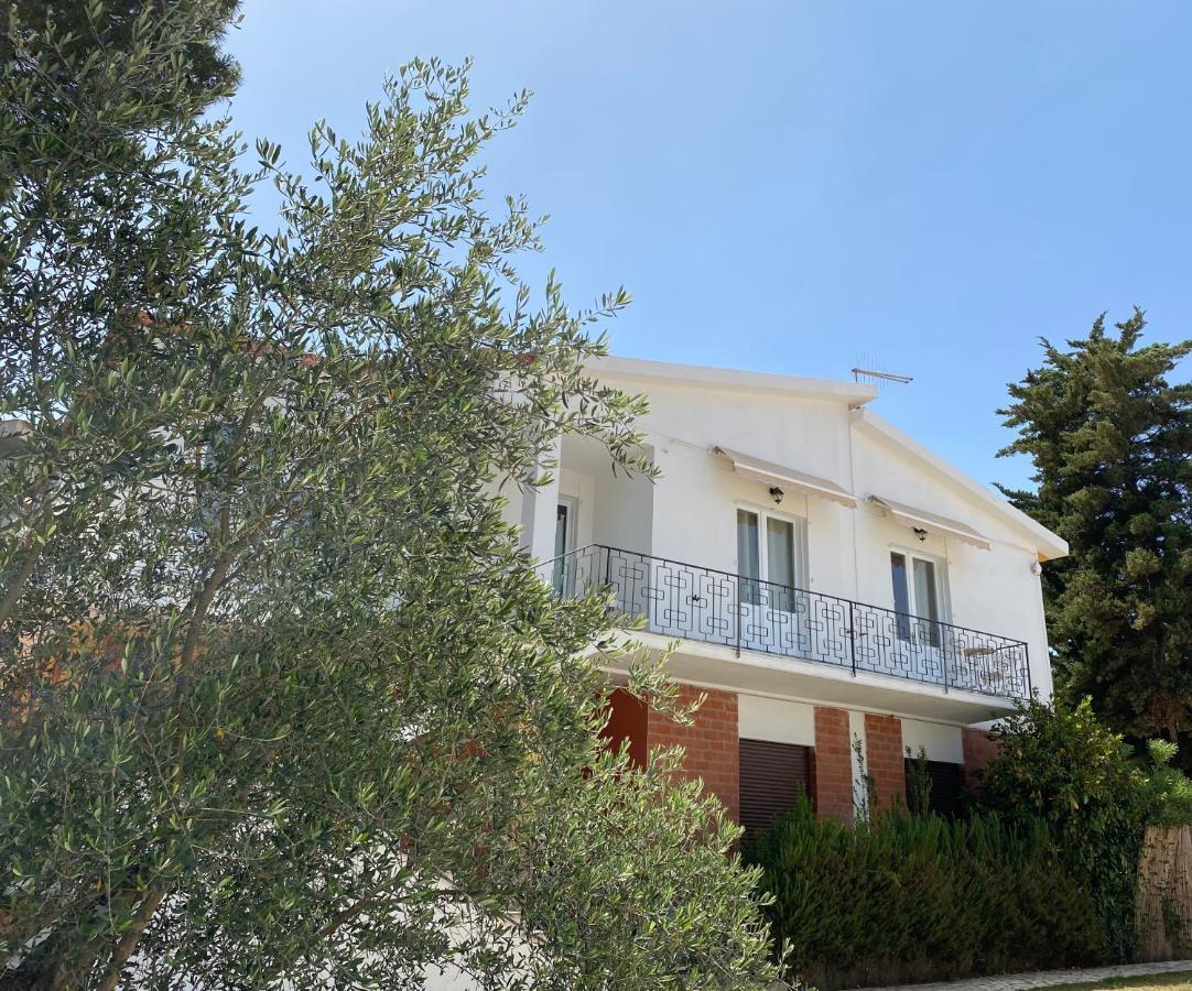 Sabrina Apartments Porto Pino Luaran gambar